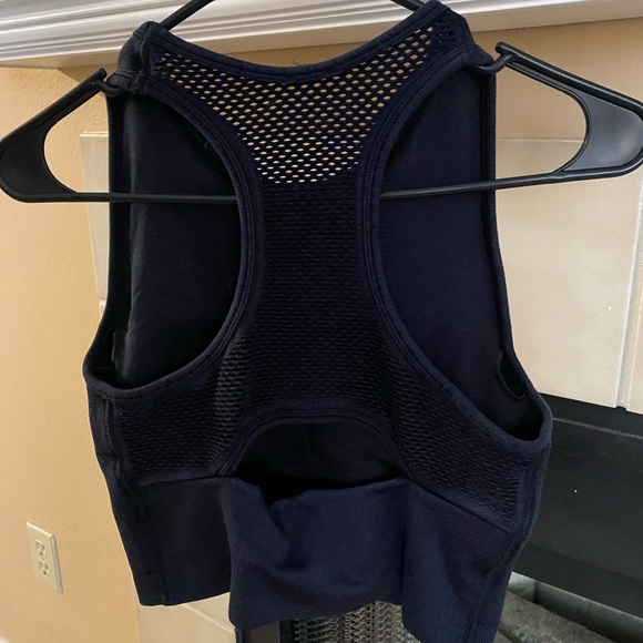 Padded workout tank top - Picture 2 of 2